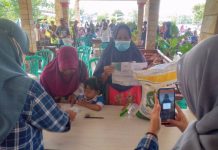 Pembagian Beras Untuk 609 Warga Desa Cikedung Lor