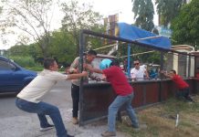 Kasat Pol PP Indramayu Tutup Pintu Gerbang Gedung Olah Raga Singalodra