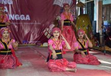 Tradisi Budaya Bujanggaan Bentuk Kesenian Daerah Dermayu