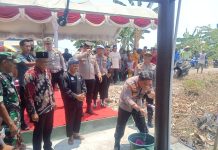 Kapolres Indramayu Salurkan Bantuan Sumur Bor Dan Pompa Air Di Desa Pringkacala