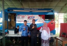 Camat Achmad Fauzie Suseskan Layanan Terpadu Di Balai Adat Ngarot Desa Lelea