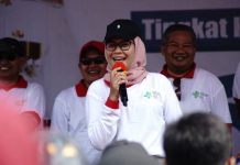 Bersama Nina Agustina Peringatan Hari Kesehatan Nasional Ikuti Senam Sehat