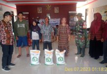 Camat Bangodua Salurkan Bantuan Beras Di Desa Tegalgirang