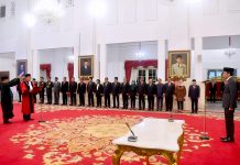 Presiden Jokowi Saksikan Pengucapan Sumpah Arsul Sani Sebagai Hakim Konstitusi