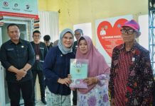 Bupati Indramayu Kunjungan Kerja Serahkan 280 Sertipikat PTSL Desa Kapringan