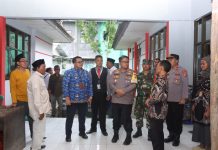 Kapolres Tinjau Rapat Pleno Rekapitulasi Pemilu 2024 Tingkat PPK Di seluruh Wilayah Kabupaten Indramayu