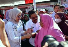 Langkah Jitu Bupati Nina Agustina Stabilkan Harga Pangan Gerakan Pasar Murah Diserbu Warga