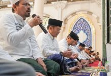 Malam Pertama Tarawih Pj Gubernur Sumut Hassanudin Salat di Masjid Agung Medan Bersama Ratusan Masyarakat