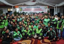 Kegiatan Safari Ramadan Bersama Nina Agustina Salurkan Bantuan Bersama Ojek Online