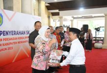 Serahkan SK ASN PPPK Guru Nina Agustina Harus Majukan Dunia Pendidikan Indramayu