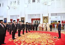 Presiden Jokowi Anugerahkan Tanda Kehormatan 64 Tokoh Tahun 2024