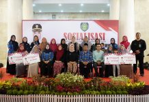 Bupati Indramayu Nina Agustina Serahkan Insentif 2,7 Miliar Bagi 2.748 Guru PAUD