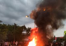 Gabungan Demo Mahasiswa Dan Ojol Grudug Mapolres Indramayu