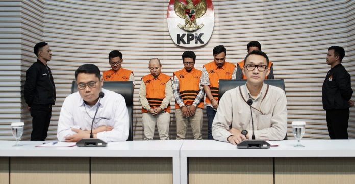 KPK-Tahan-Lima-Tersangka-Korupsi-Kredit-Fiktif-pada-PT-BPR-Bank-Jepara-Artha-TA-2022-2024-image_large