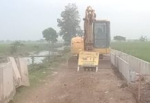 Anggaran Tidak Diketahu Publik …? Pekerjaan BBWS Cimancis Pemasangan Panel Beton Irigasi Di Sindang Ayu Indramayu