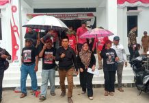 Ratusan Pendukung Nano Suwarno Mengantarkan Pendaptaran Balon Kepala Desa Sidamulya