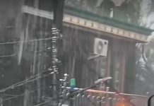 Kabel Listrik Terbakar Di Depan Masjid Al-Barkah Rempoa Warga Panik Saat Hujan Deras