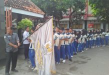 Kepala Sekolah SMAN 1 Indramayu Lepas Jalan Santai Meriahkan HUT SMAN 1 Indramayu Ke-40 Tahun 2025