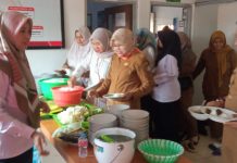 Setelah Diangkat Menjadi Pegawai P3K Adakan Syukuran Santuni Anak Yatim Piatu 20 Orang