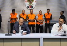 Bupati Lampung Tengah Dengan Anggota DPRD Ditangkap KPK Tersangka Gratifikasi Pengadaan Barang Dan Jasa