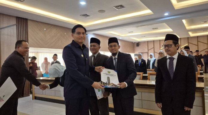 Bupati Indramayu Lucky Hakim Kukuhkan Pejabat Bapperida Tingkatkan Pelayanan Publik