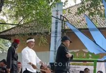 Di Panggung Sampyong H Baya Merawat Ingatan Budaya Sangraja