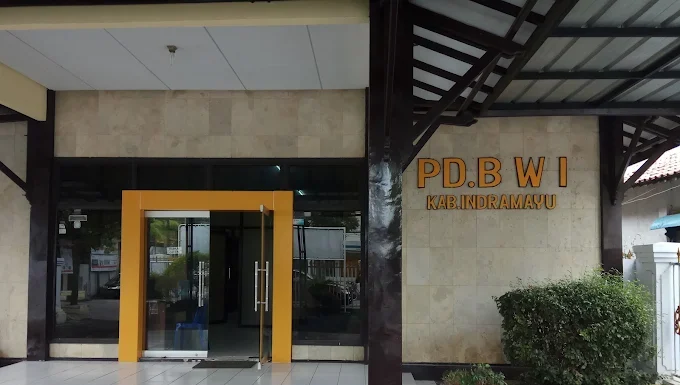 WASPADA LABA APA BUNTUNG : UANG KAS BUMD PT BWI INDRAMAYU KINERJA WAKTU 7 BULAN MENYUSUT Rp 21 MILAR