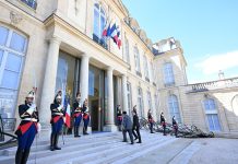 Kunjungan Kerja Presiden Prabowo Disambut Pasukan Kehormatan di Istana Élysée Perkuat Hubungan Indonesia-Prancis