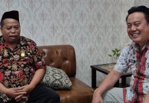 Sosok Di Balik Berita Dina Kien Sebagai Kang Modin Mengedukasi Masyarakat Lewat Banyolan Dan Satire Agar Lebih Ringan Diterima Ungkapnya Respons Positif Dari Masyarakat Membuat Konten Dapat Berkembang