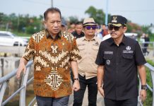 Menteri Koperasi RI ”Ferry Joko Juliantono” Pemerintah Pusat Dan Daerah Dorong Pengembangan Ekonomi Berbasis Koperasi Tinjau Lokasi Pesisir Eretan Indramayu