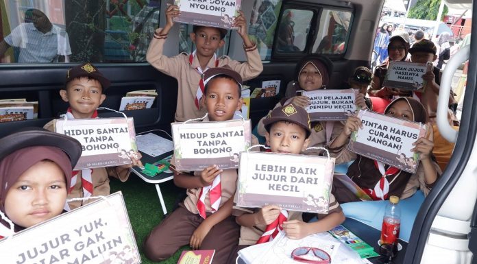 Pendidikan Di Indonesia Harus Tanamkan Belajar Dislpin Dan Jujur Sebagai Soko Guru Integritas Generasi Masa Depan Bangsa