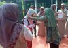 Sejumlah 44 Siswa Kelas 6 SDN 2 Jayamulya Dilepas Dengan Prosesi Adat Sungkem Penuh Haru