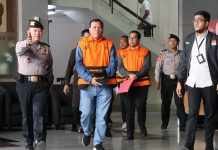 Bupati Kuansing Tangkap Tangan KPK Tersangka Dugaan Suap Jabatan Pemkab Kuansing Pekan Baru