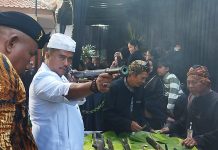 LUAR BIASA : H.Baya Dan Upaya Menjaga Ingatan Talaga Sebab Budaya Tak Bisa Diwariskan Lewat Cerita Saja
