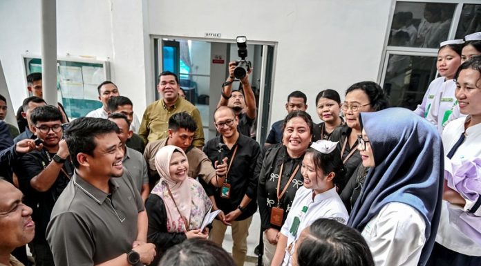 Gubernur Sumut Bobby Nasution Siapkan Beasiswa Mahasiswa Poltekkes Gunungsitoli Dukung Lahirnya Tenaga Kesehatan Kepulauan Nias