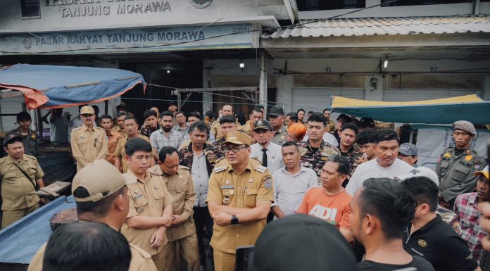 Bupati Deliserdang dr H Asri Ludin Tambunan Tinjau Pasar Rakyat Tanjung Morawa Kaji Penataan Pedagang Di Jalan Perintis Kemerdekaan