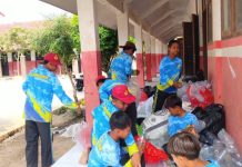 Peduli Lingkungan SDN Drunten Kulon 3 Gabus Wetan Salurkan Botol Plastik Ke Pengepul