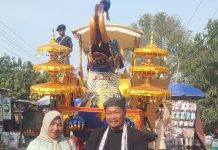Karnaval Meriah Warnai Sedekah Bumi Desa Sumbon, Kuwu H Tarjo Kompak Bareng Camat, Kapolsek, Danramil Dan Dewan PKS H Carwan
