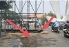 Proyek Pekerjaan Rangka vidiotron Milik PT Netlink Word Indonesia Membahayakan Pengguna Jalan Simpang Lima Kota Indramayu